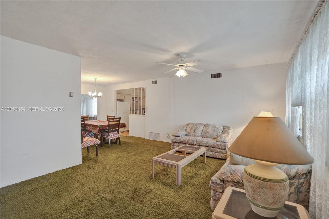 420 SW 71st Way, Pembroke Pines, FL 33023 Photo