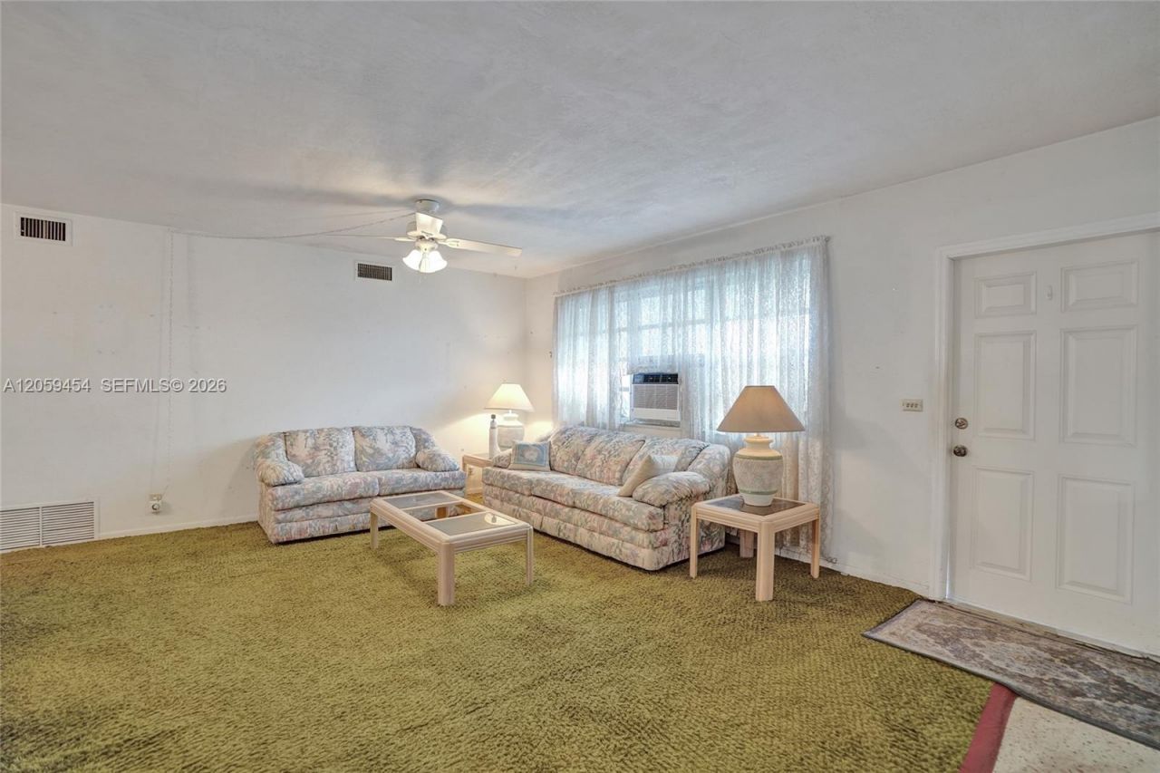 420 SW 71st Way, Pembroke Pines, FL 33023 Photo