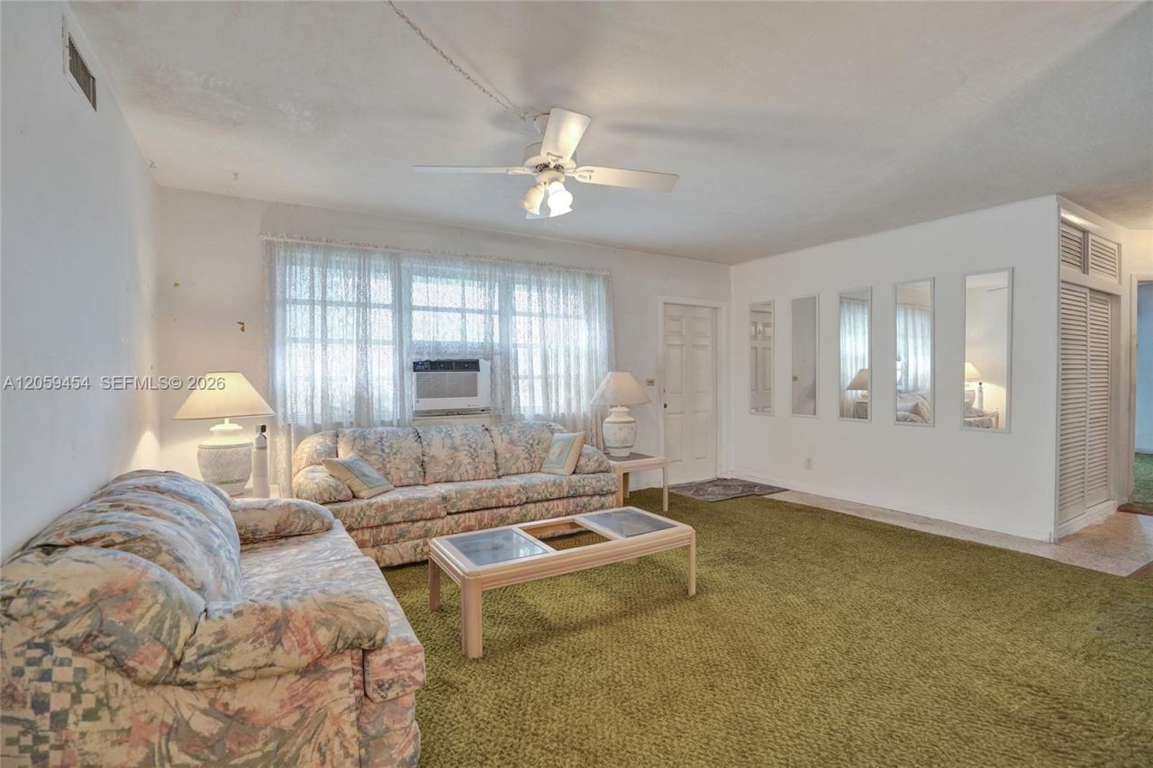 420 SW 71st Way, Pembroke Pines, FL 33023 Photo