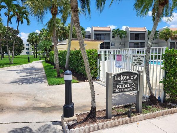 230 Lakeview Dr , Unit 207, Weston, FL 33326