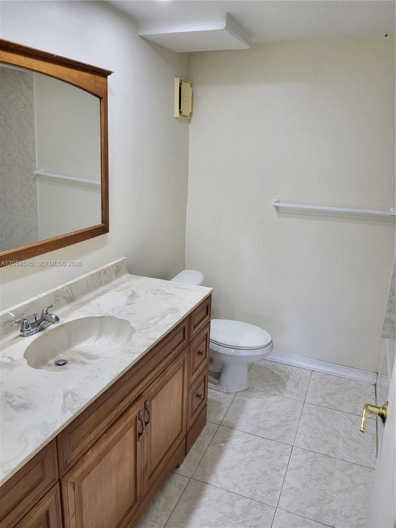 230 Lakeview Dr , Unit 207, Weston, FL 33326 Photo