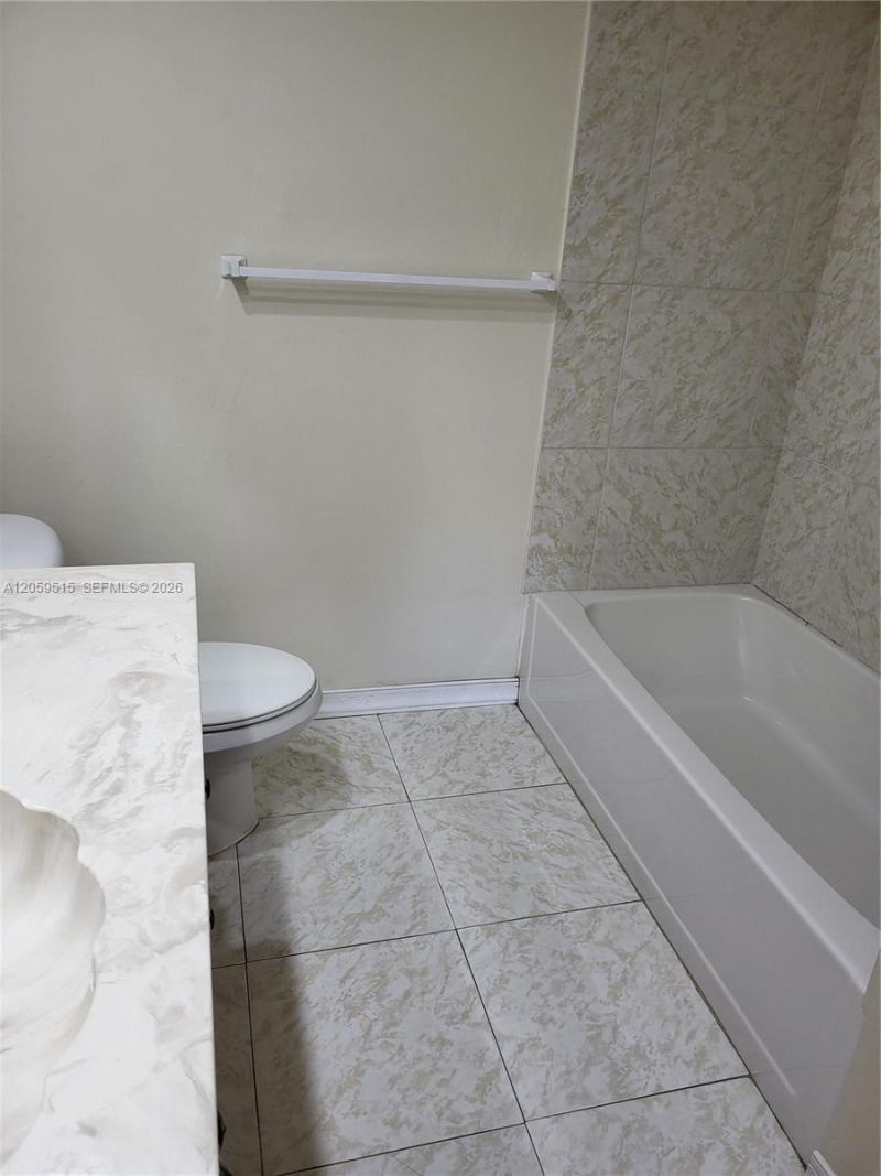 230 Lakeview Dr , Unit 207, Weston, FL 33326 Photo