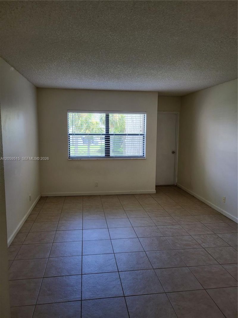 230 Lakeview Dr , Unit 207, Weston, FL 33326 Photo