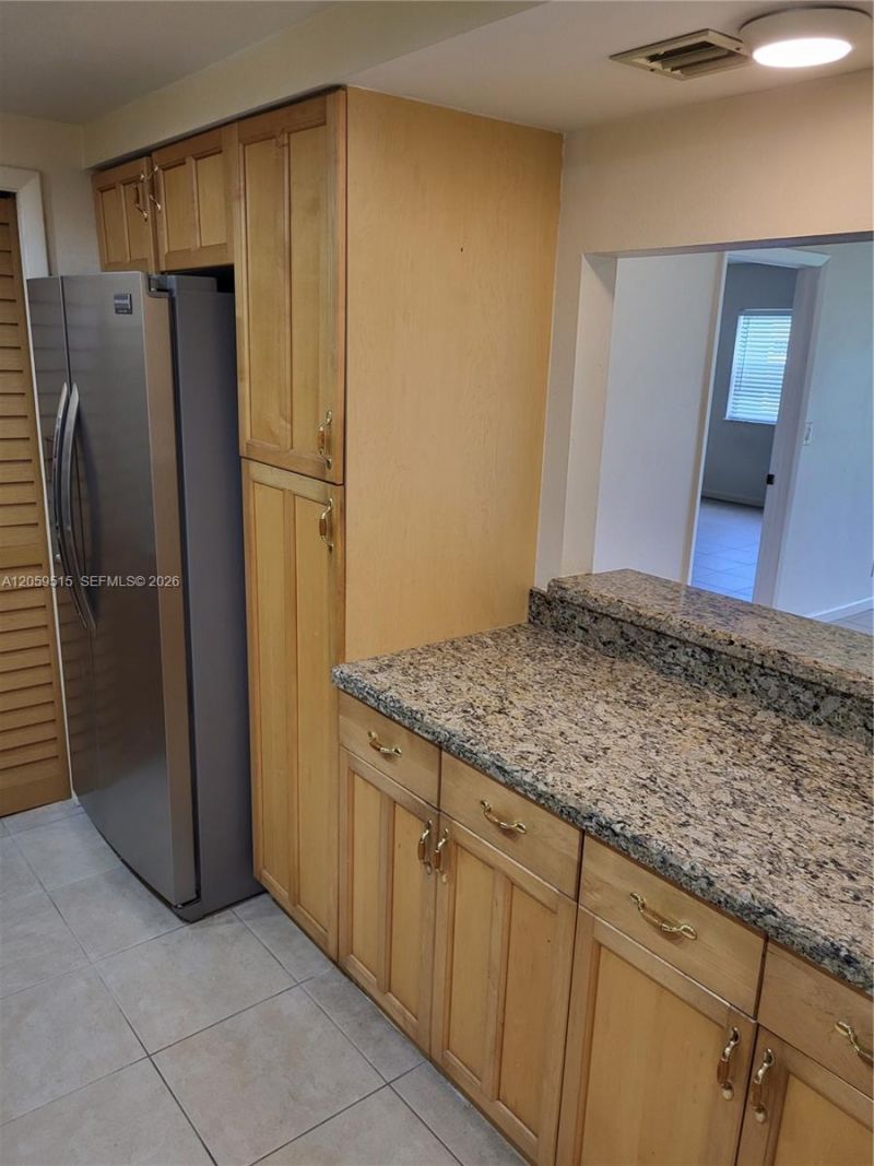 230 Lakeview Dr , Unit 207, Weston, FL 33326 Photo