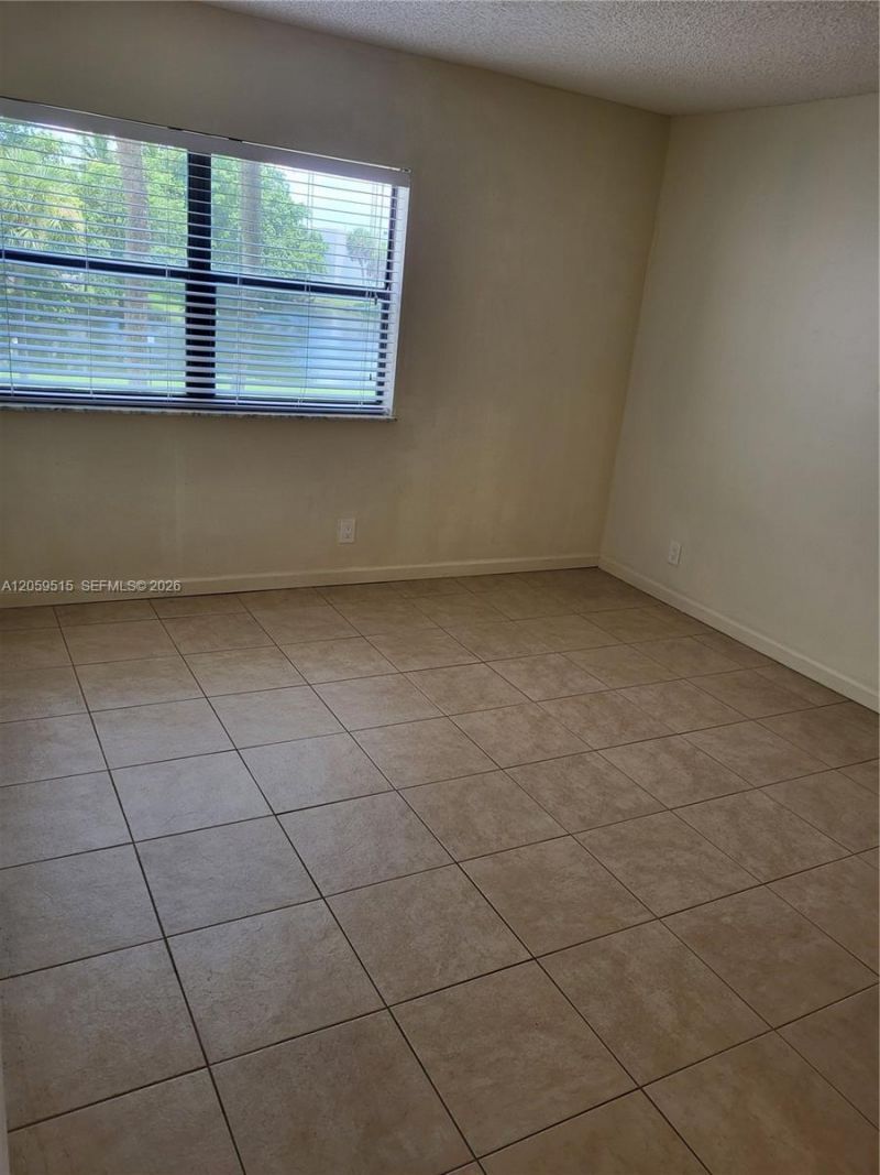 230 Lakeview Dr , Unit 207, Weston, FL 33326 Photo