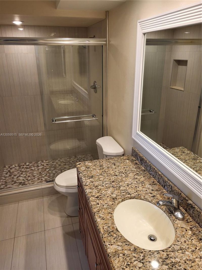230 Lakeview Dr , Unit 207, Weston, FL 33326 Photo