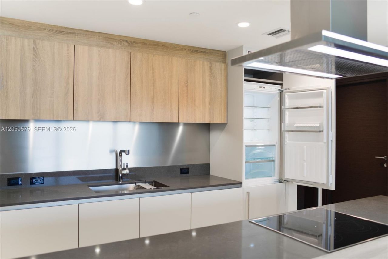 1000 Brickell Plaza , Unit 2608, Miami, FL 33131 Photo