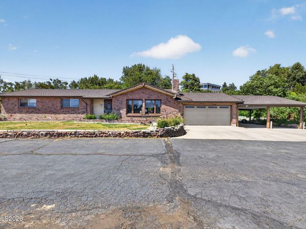 5505 Point View Way, Sparks, NV 89431