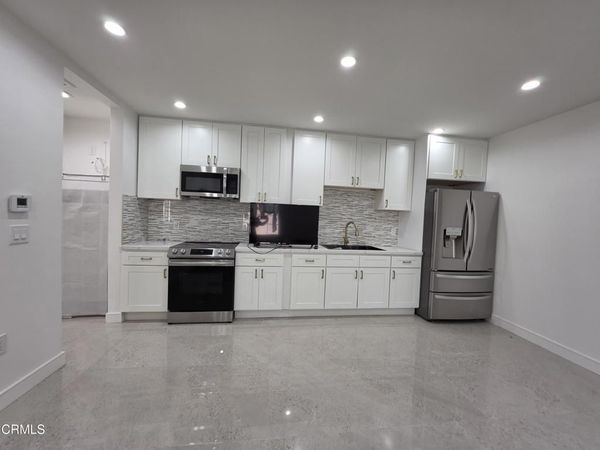 16034 San Fernando Mission Boulevard, Granada Hills, CA 91344