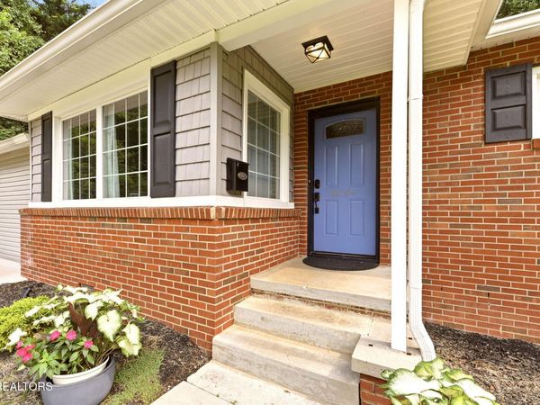 360 East Drive, Oak Ridge, TN 37830