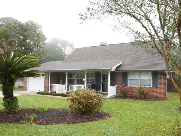 31 SW Driftwood Avenue, Fort Walton Beach, FL 32548