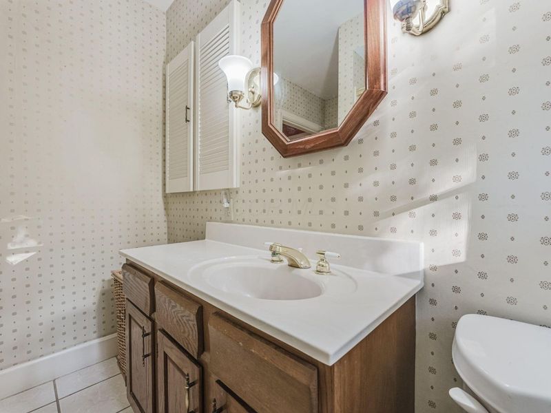 1215 N High Street , Lancaster, OH 43130 Photo 55