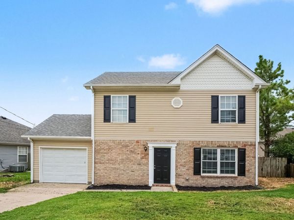 3005 Ace Wintermeyer Dr , La Vergne, TN 37086