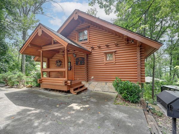 917 Pine Cone Way , Gatlinburg, TN 37738