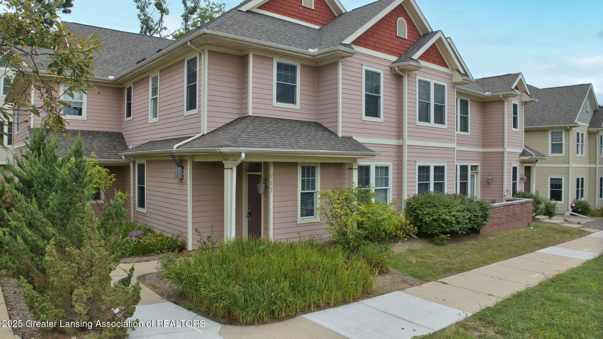 217 E St Joseph Street, Lansing, MI 48933 Main Photo