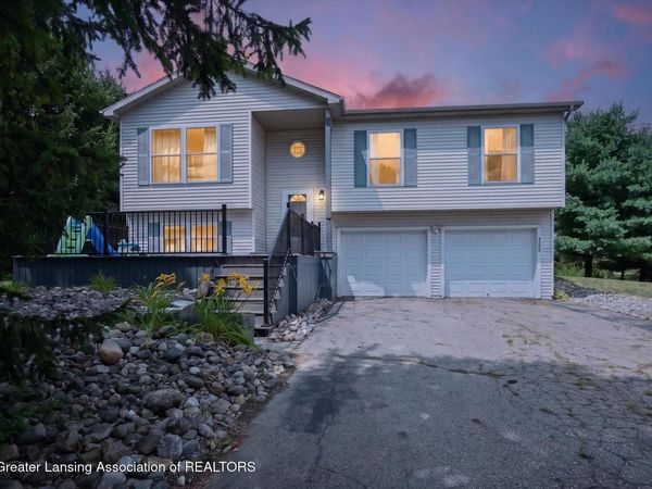 2580 S Hollister Road, Ovid, MI 48866