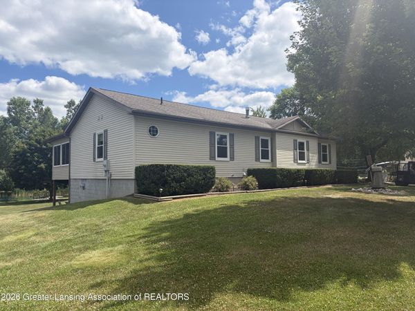 5269 Dutch Road, Leslie, MI 49251
