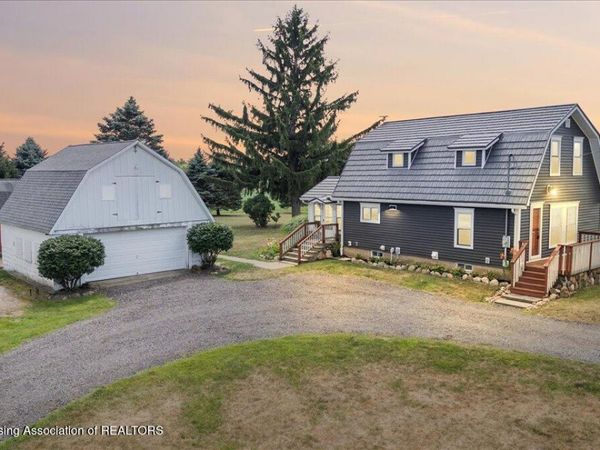 4885 W Locke Road, Perry, MI 48872