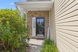 252 Longford Drive photo 4
