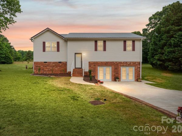 1833 Helmstetler Road , Lexington, NC 27295