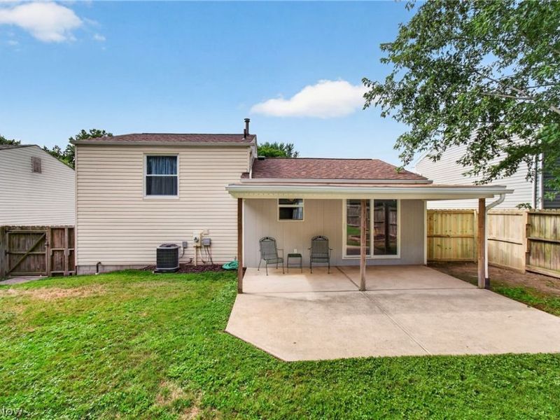 5009 Piccadilly Street SW, Canton, OH 44706 Photo 21