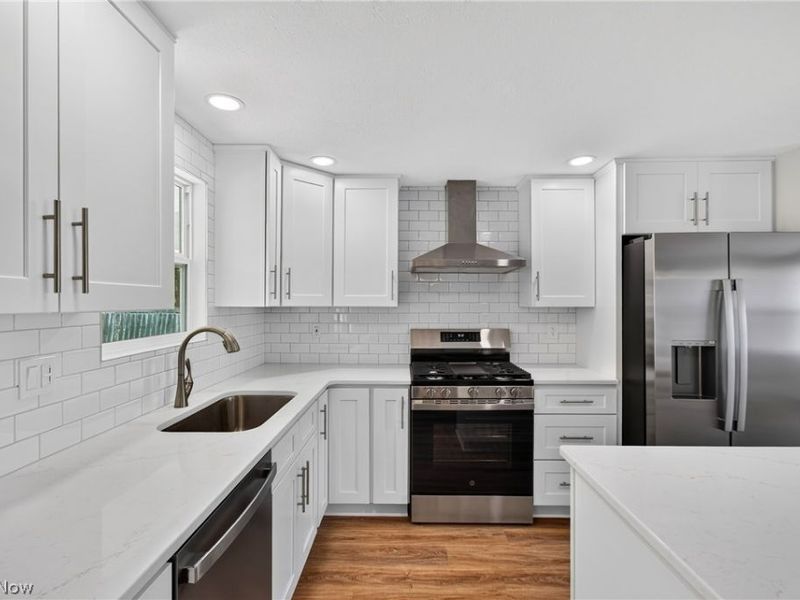 5009 Piccadilly Street SW, Canton, OH 44706 Photo 6