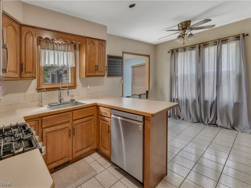 8241 Akron Canfield Road, Canfield, OH 44406 Photo 15