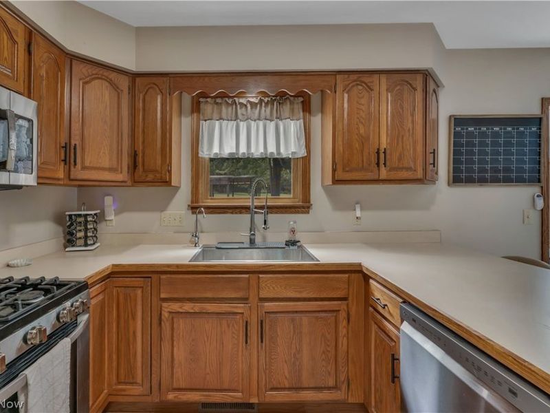 8241 Akron Canfield Road, Canfield, OH 44406 Photo 16