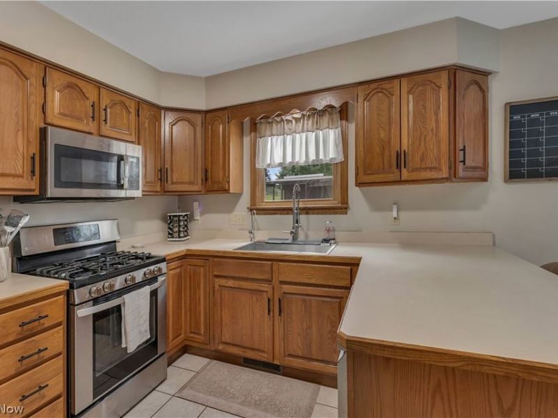 8241 Akron Canfield Road, Canfield, OH 44406 Photo 17
