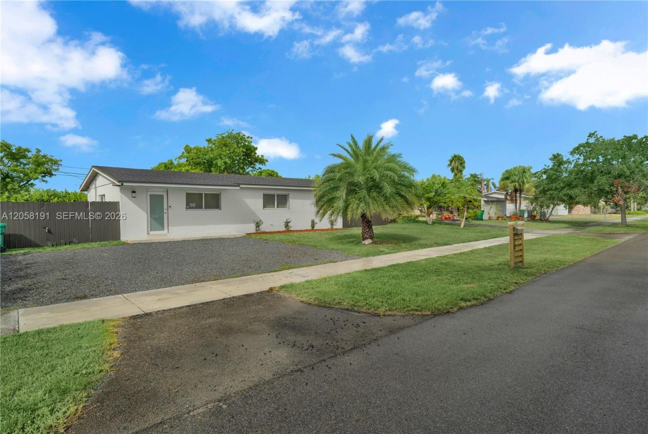 9520 Lisa Rd , Cutler Bay, FL 33157 Photo