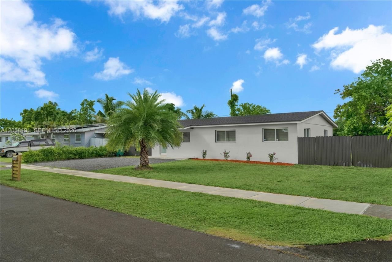 9520 Lisa Rd , Cutler Bay, FL 33157 Photo