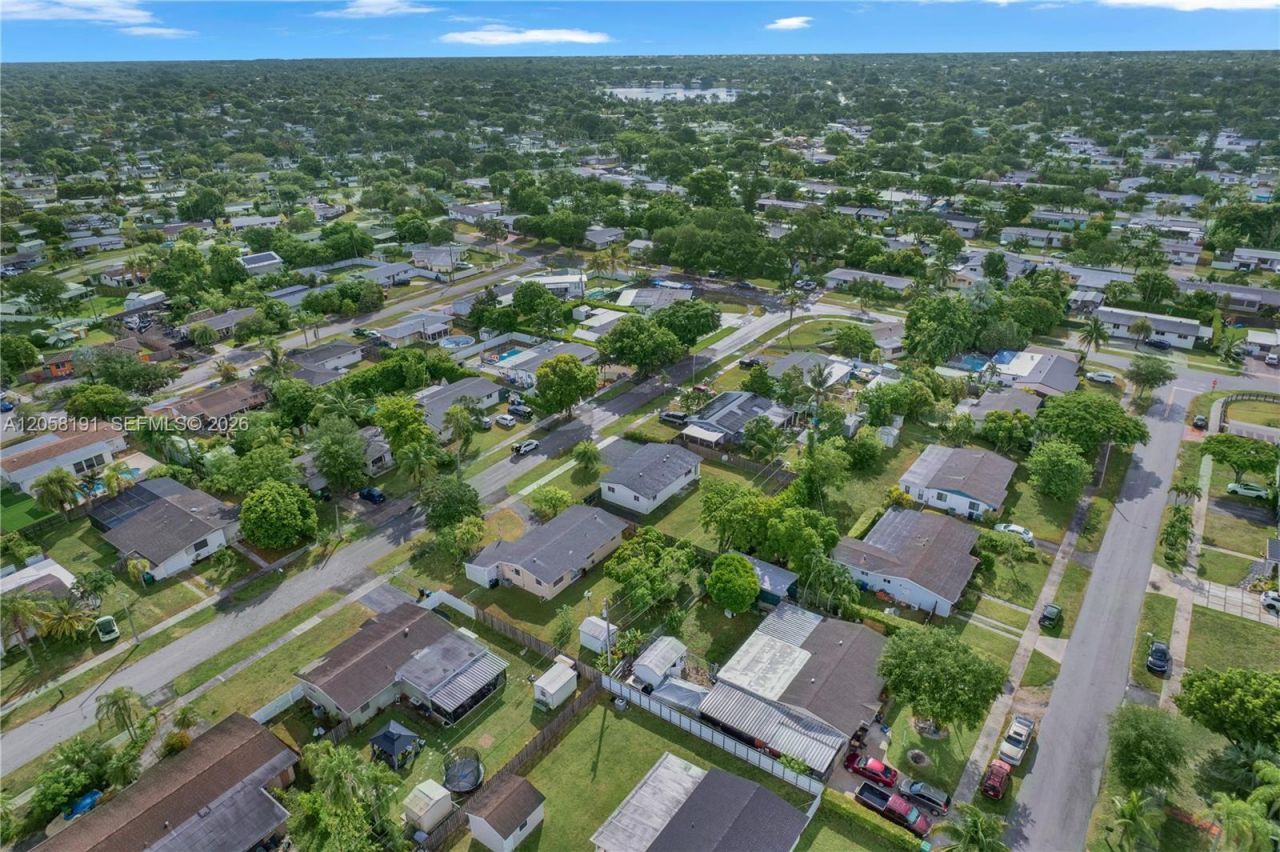 9520 Lisa Rd , Cutler Bay, FL 33157 Photo