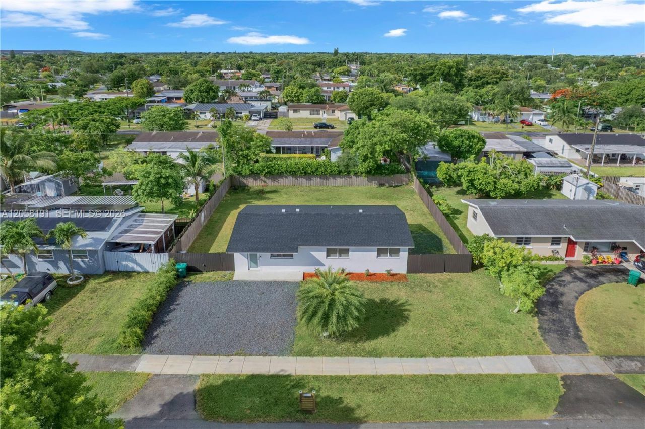 9520 Lisa Rd , Cutler Bay, FL 33157 Photo
