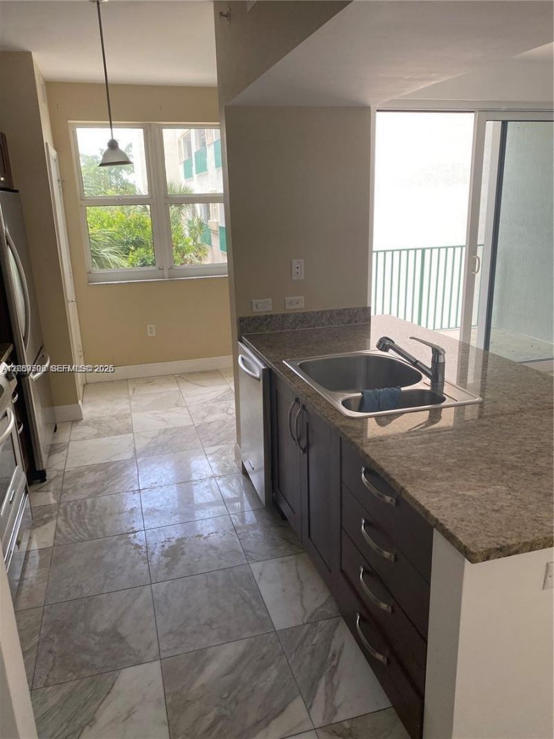 19900 E Country Club Dr , Unit 310, Aventura, FL 33180 Photo