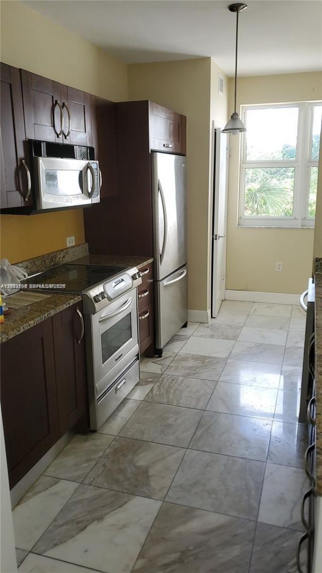 19900 E Country Club Dr , Unit 310, Aventura, FL 33180 Photo