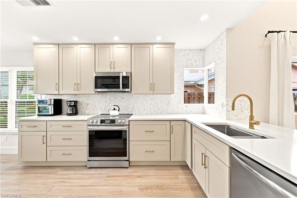 2604 Sailors Way, Unit 120, Naples, FL 34109 Photo