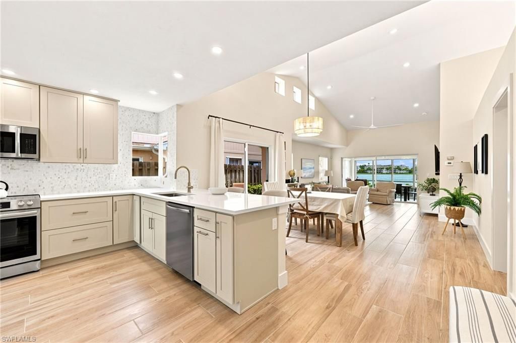 2604 Sailors Way, Unit 120, Naples, FL 34109 Photo