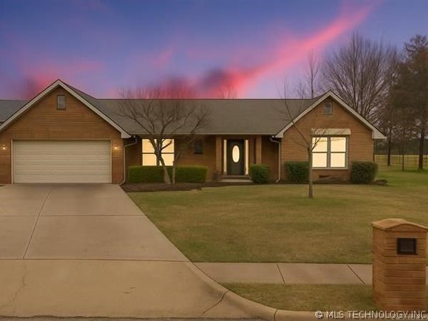 174 Parkhill Place , Bartlesville, OK 74006