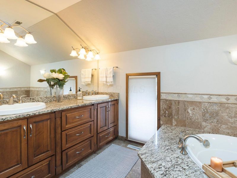 886 Clayton Drive , Worthington, OH 43085 Photo 45