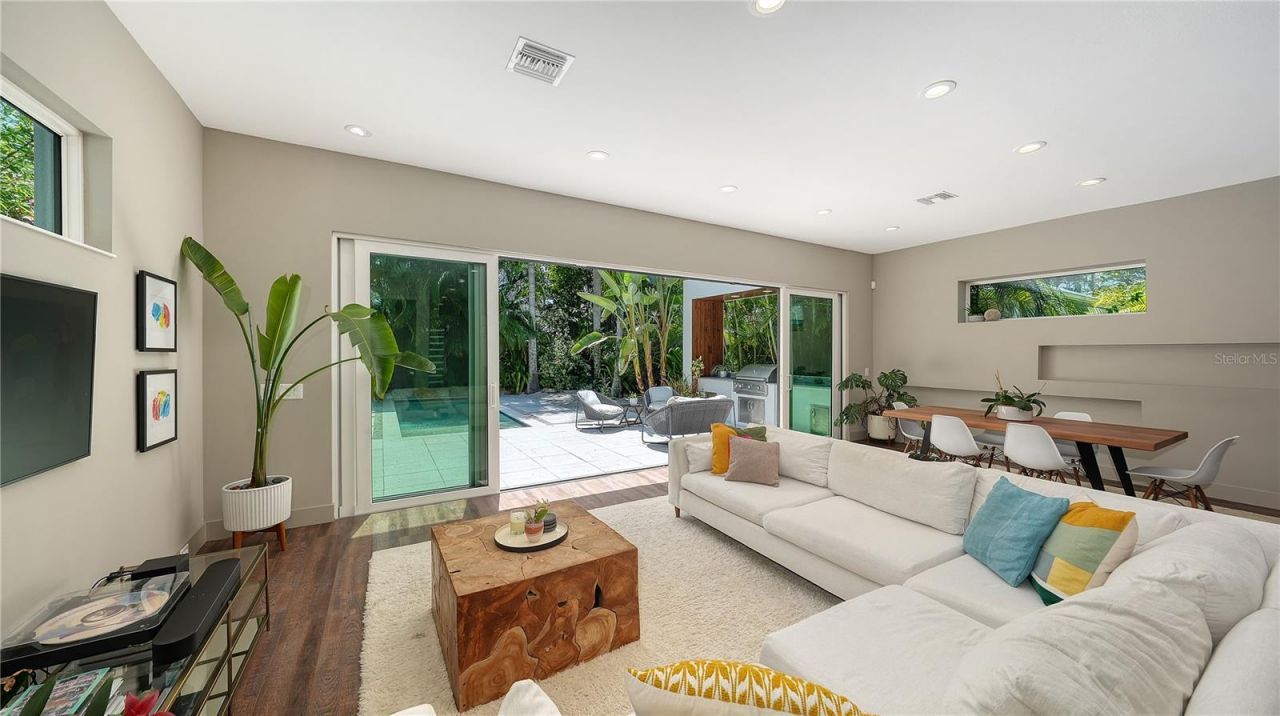 543 Columbia Court, Sarasota, FL 34236 Photo