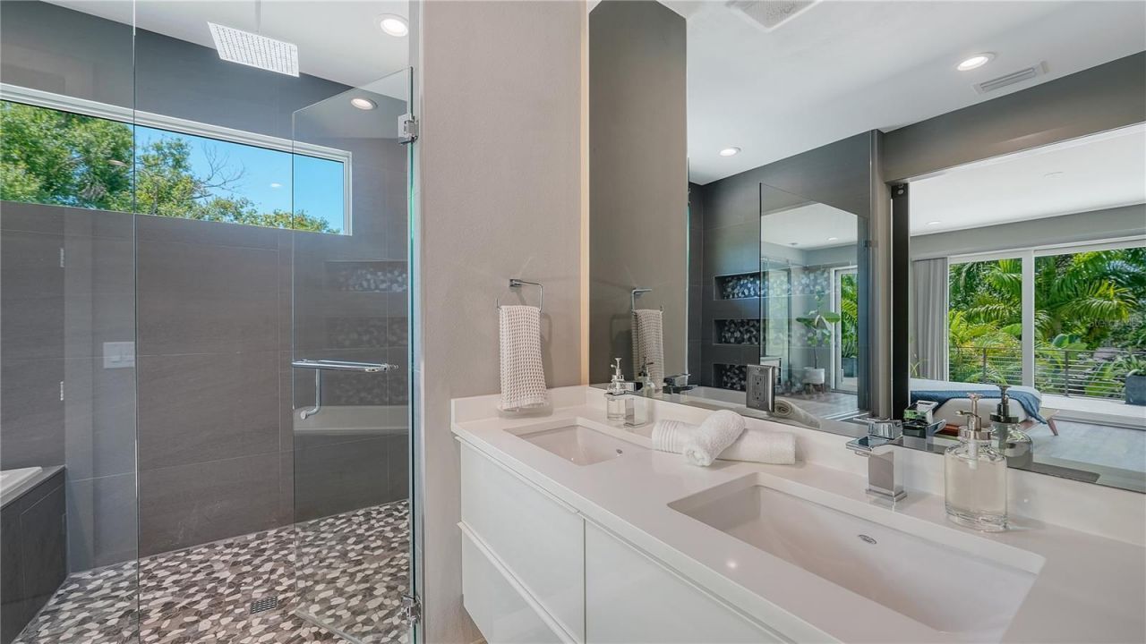543 Columbia Court, Sarasota, FL 34236 Photo