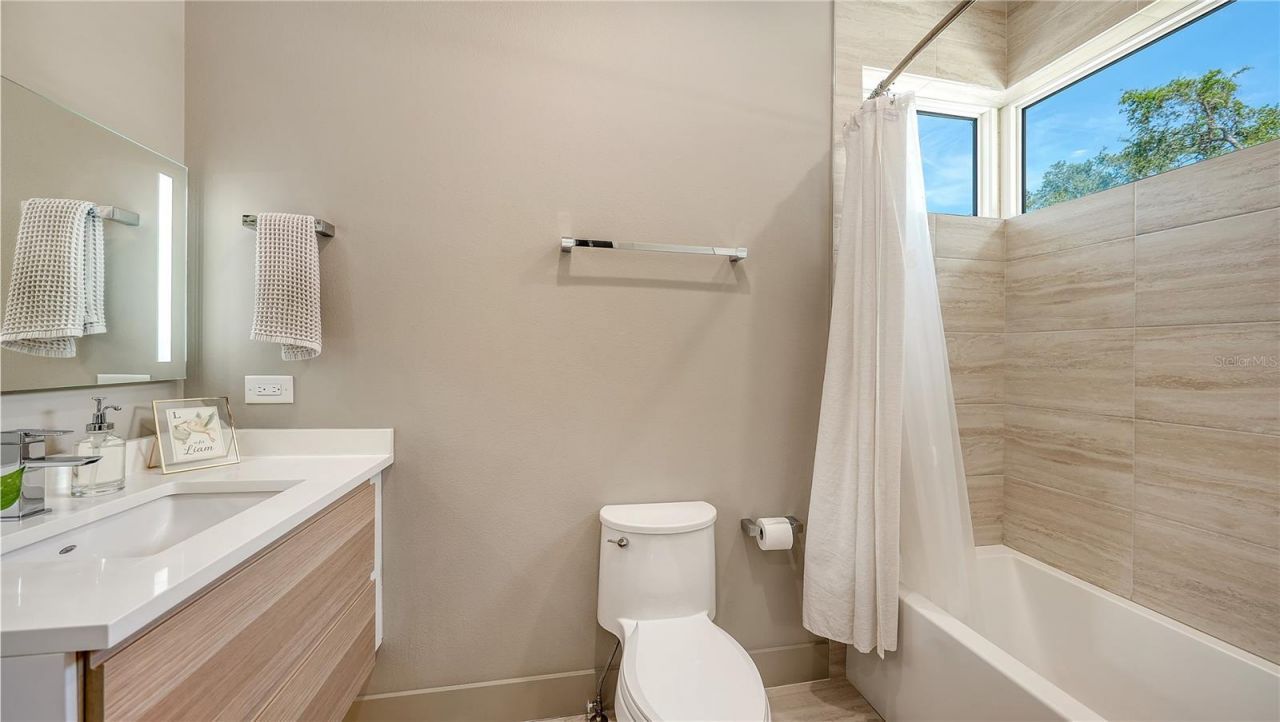 543 Columbia Court, Sarasota, FL 34236 Photo
