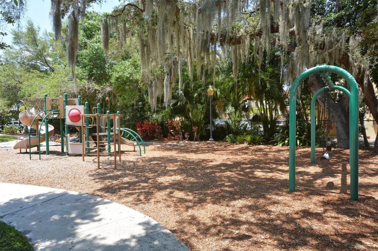 543 Columbia Court, Sarasota, FL 34236 Photo