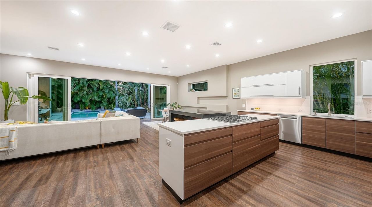 543 Columbia Court, Sarasota, FL 34236 Photo