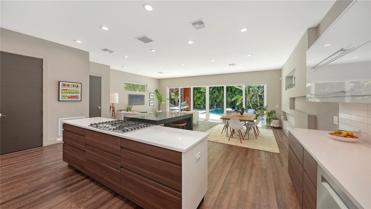 543 Columbia Court, Sarasota, FL 34236 Photo