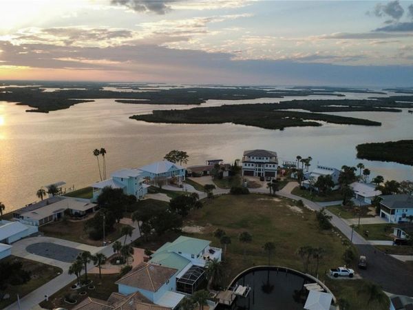 11999 W BAYSHORE DRIVE , CRYSTAL RIVER, FL 34429