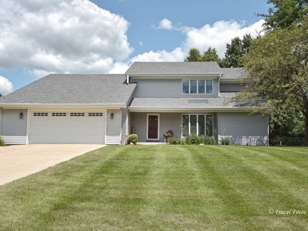37W390 Linda Lane , Elgin, IL 60124