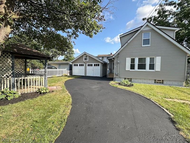 4213 Stickney Avenue, Cleveland, OH 44109 Photo 4