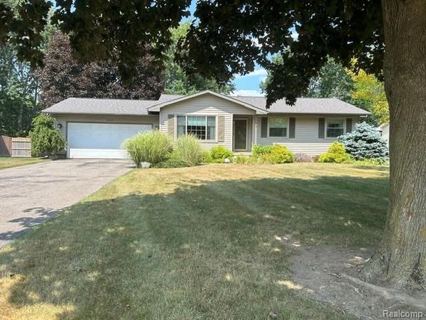 6220 Thorncliff Drive , Mundy Twp, MI 48473