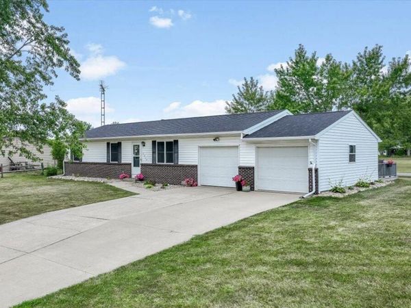 2212 Evergreen Drive, Defiance, OH 43512